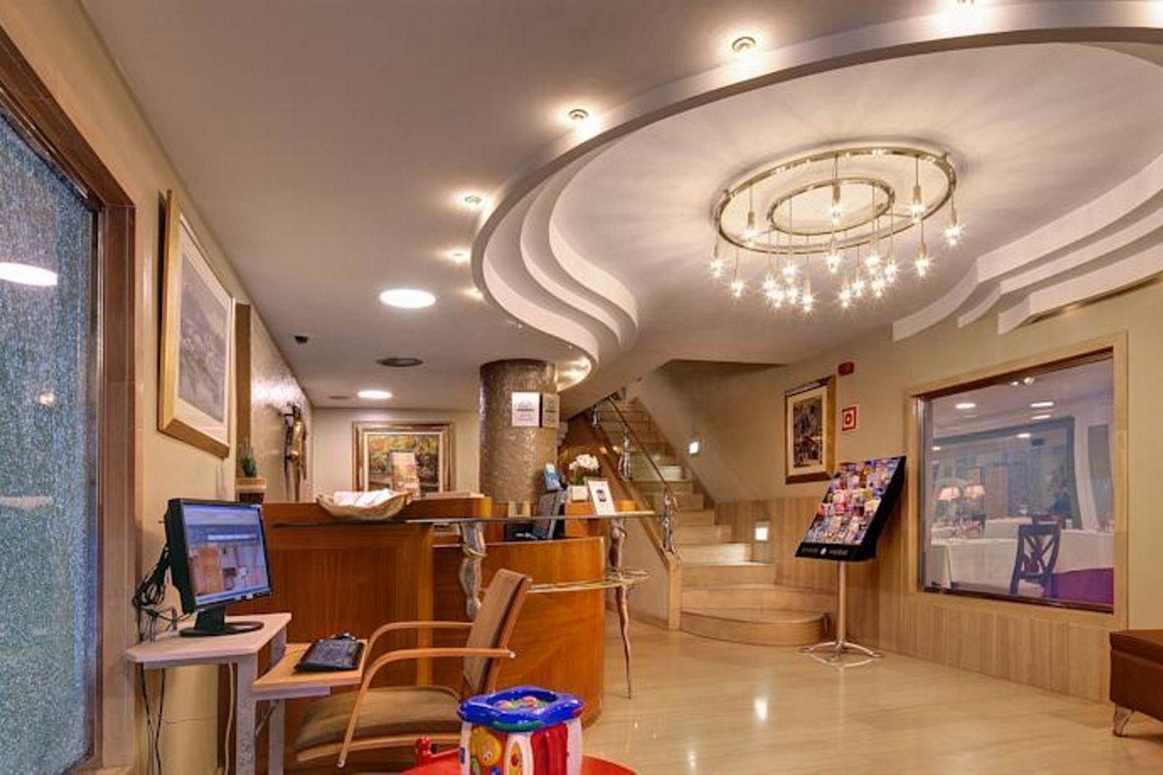 Apartaments-Hotel Hispanos 7 Suiza Barcelone Extérieur photo