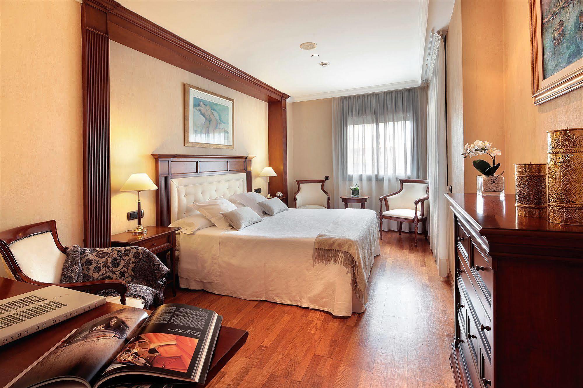Apartaments-Hotel Hispanos 7 Suiza Barcelone Extérieur photo
